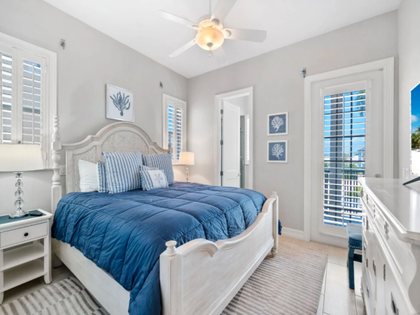 Luxurious 6-Bedroom Beachfront Residence Near Bonita Beach